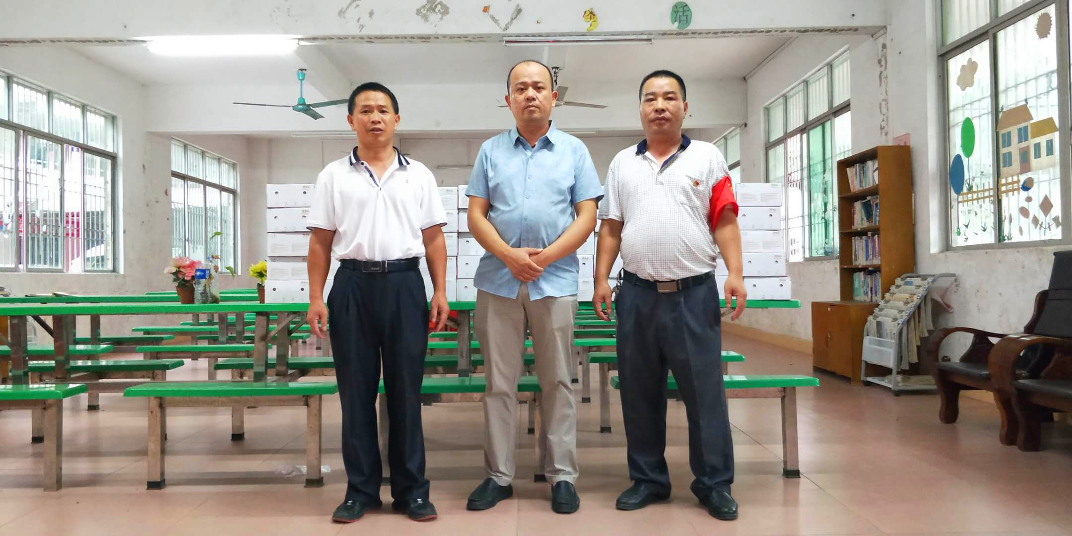 蒙牛学生奶捐赠.jpg