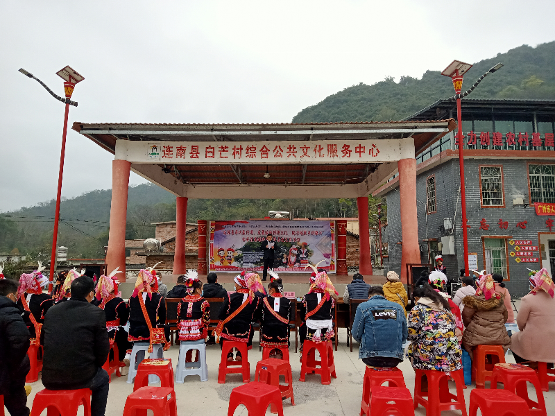2021年12月28日，白芒村举办首届“天下瑶寨、奋进青春、白芒展绣”瑶族刺绣比赛1.jpg