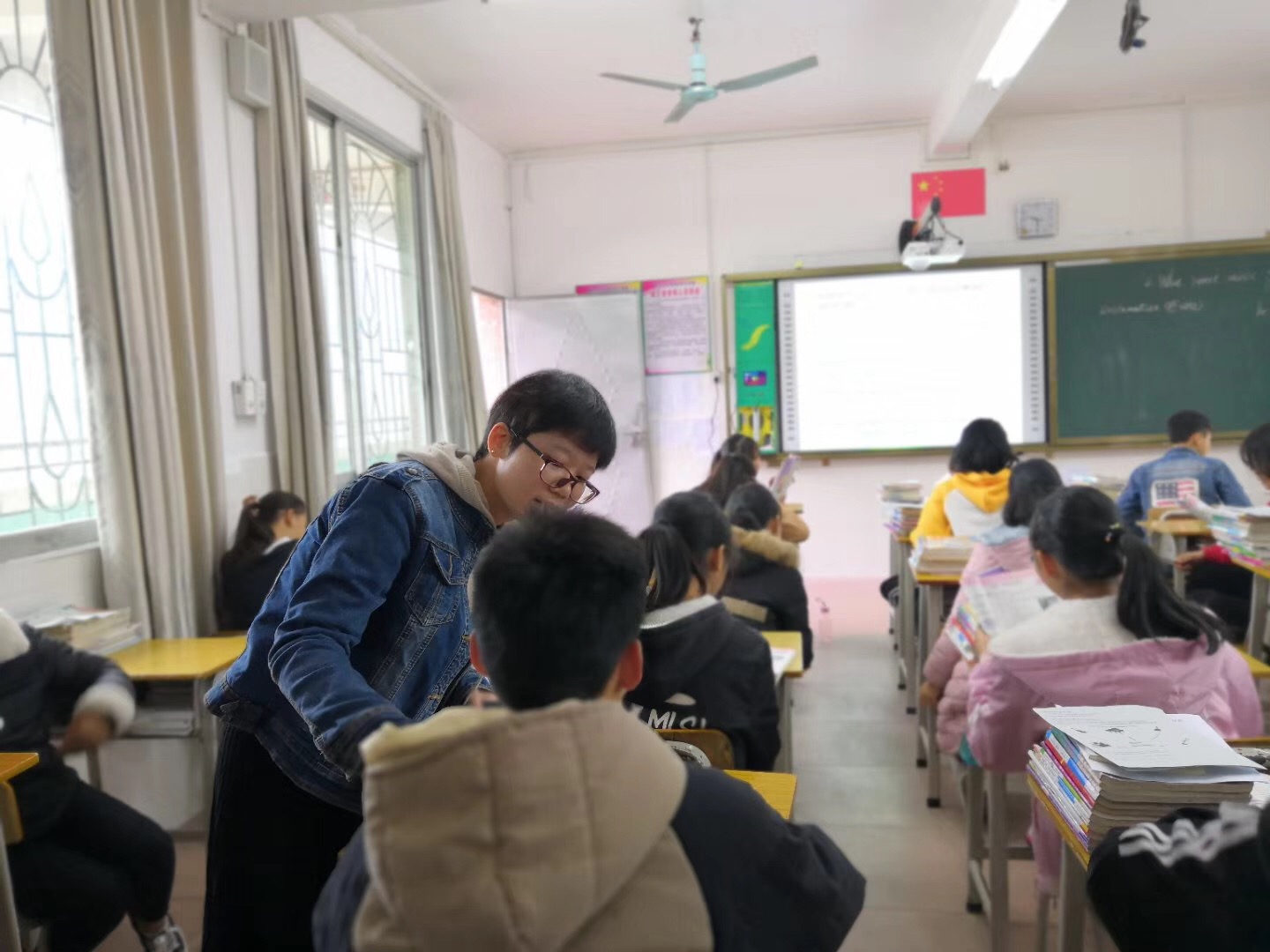 辅导学生.JPG