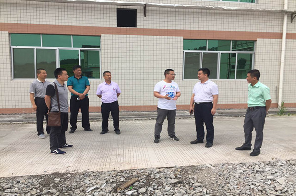 唐金文县长深入企业调研