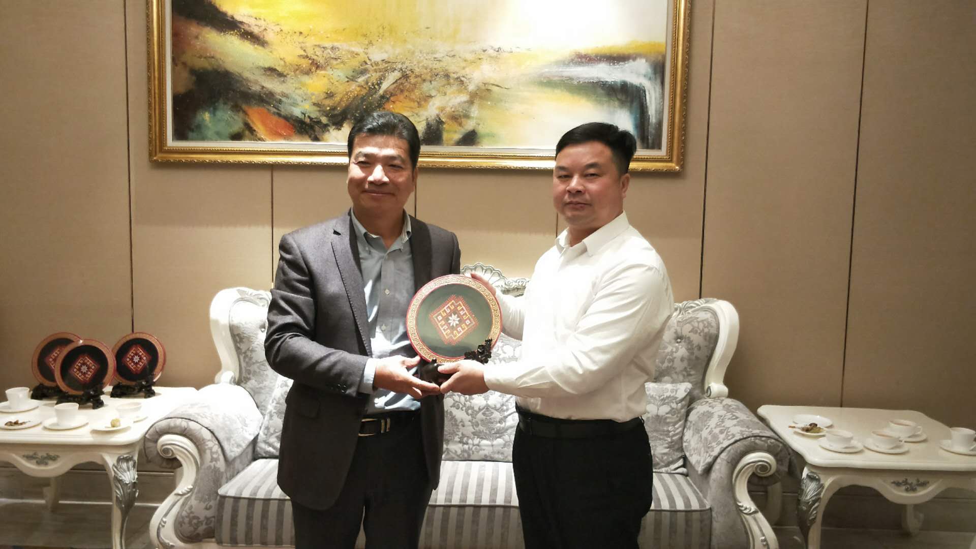 县党政主要领导率队到深圳拜访商会